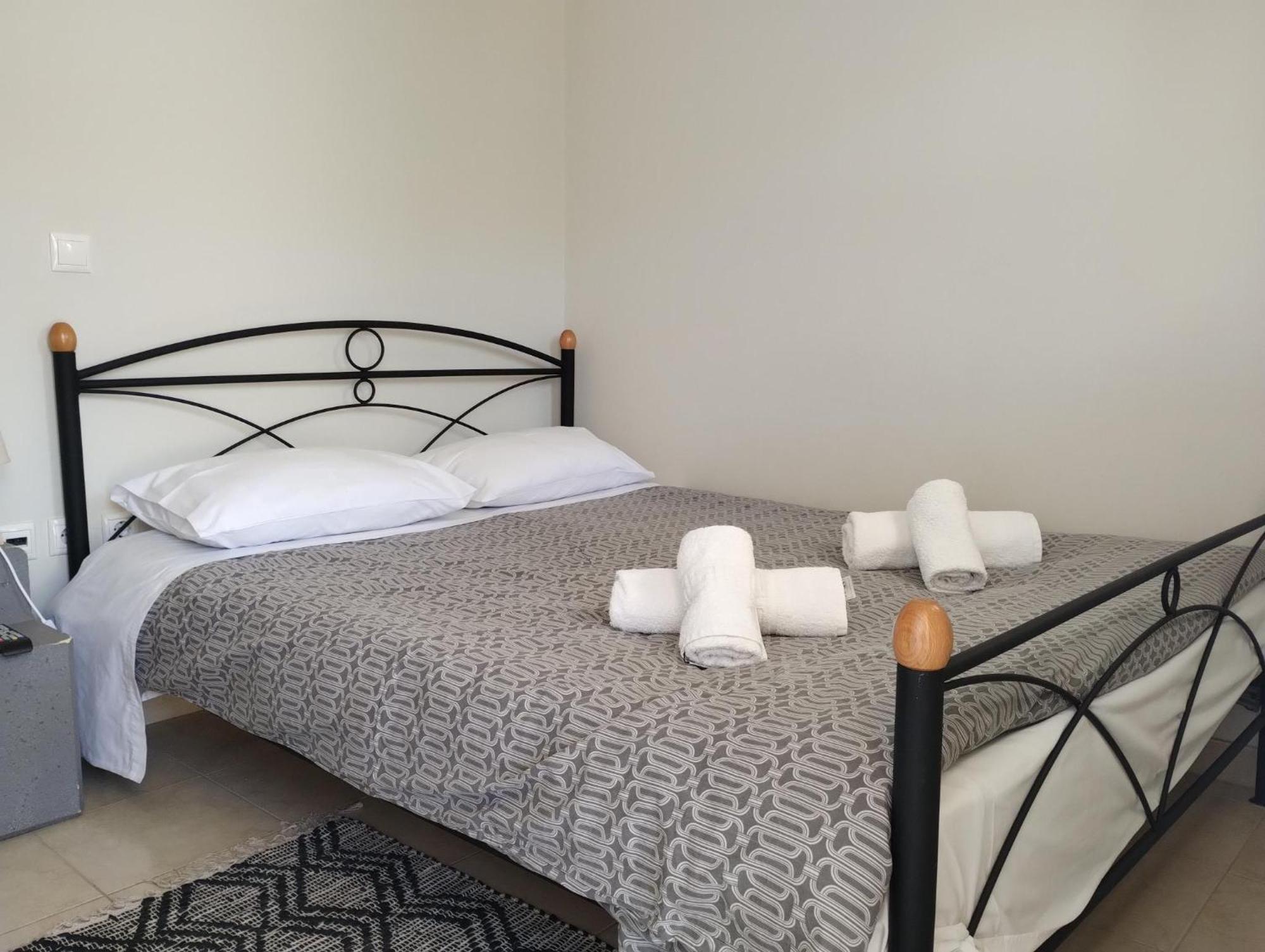 Kalamata Beach Maisonette Bagian luar foto